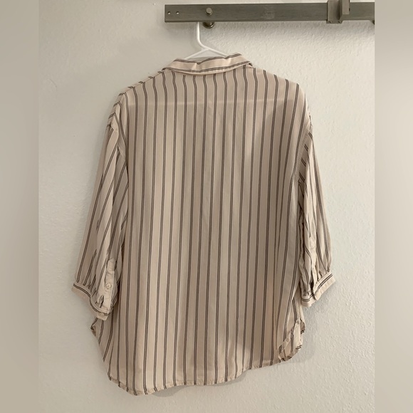 Express Collared Blouse - Picture 2 of 5